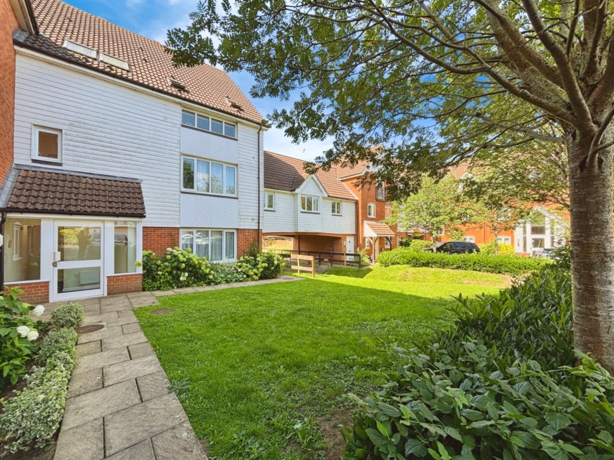 Galloway Drive, Kennington