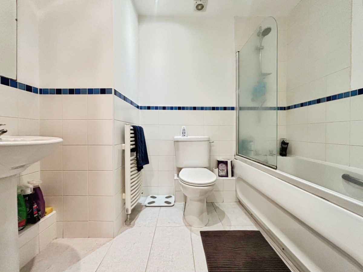 Galloway Drive, Kennington