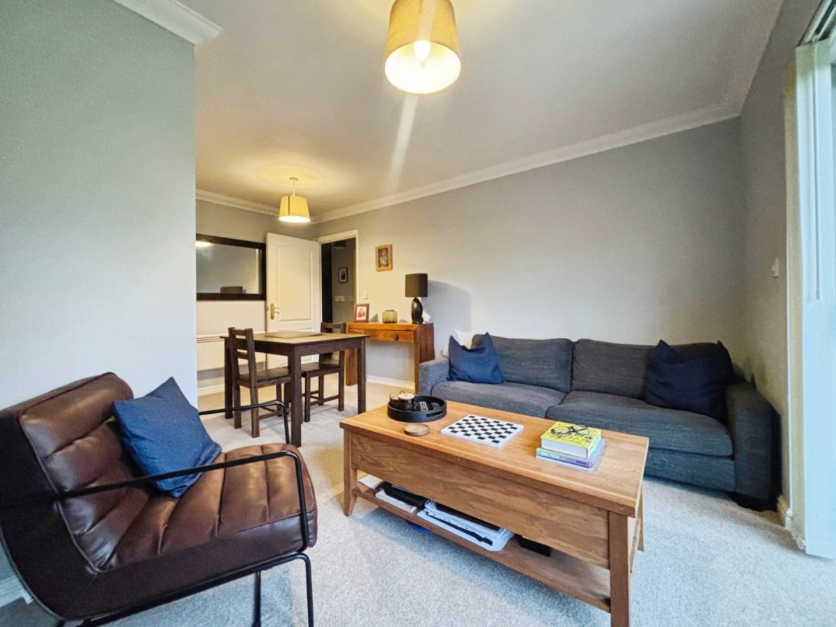 Galloway Drive, Kennington