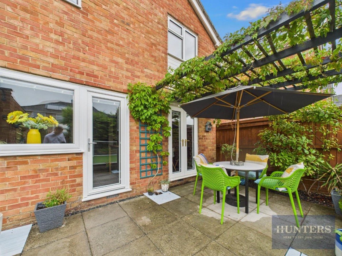 Kingscote Grove, Cheltenham, Cheltenham, GL51 6JX