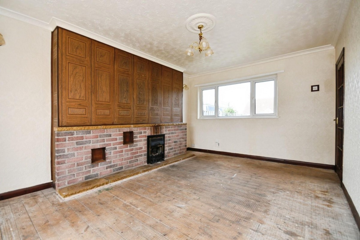 Laurel Crescent, Hollingwood, Chesterfield, S43 2LJ