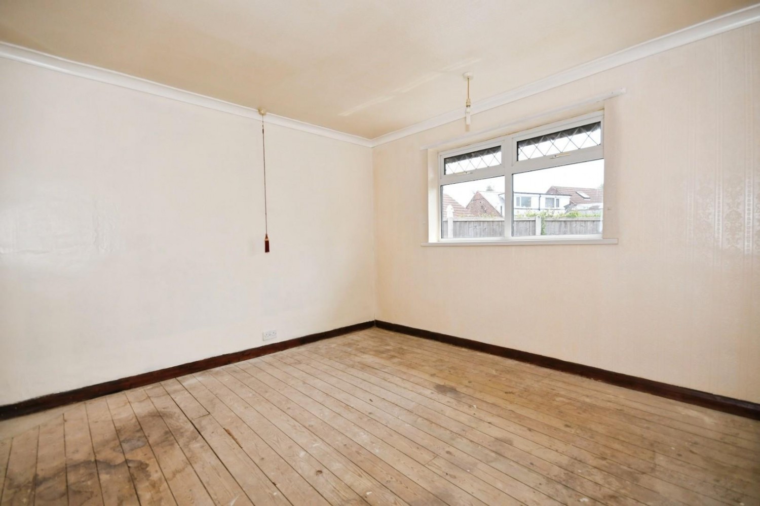 Laurel Crescent, Hollingwood, Chesterfield, S43 2LJ