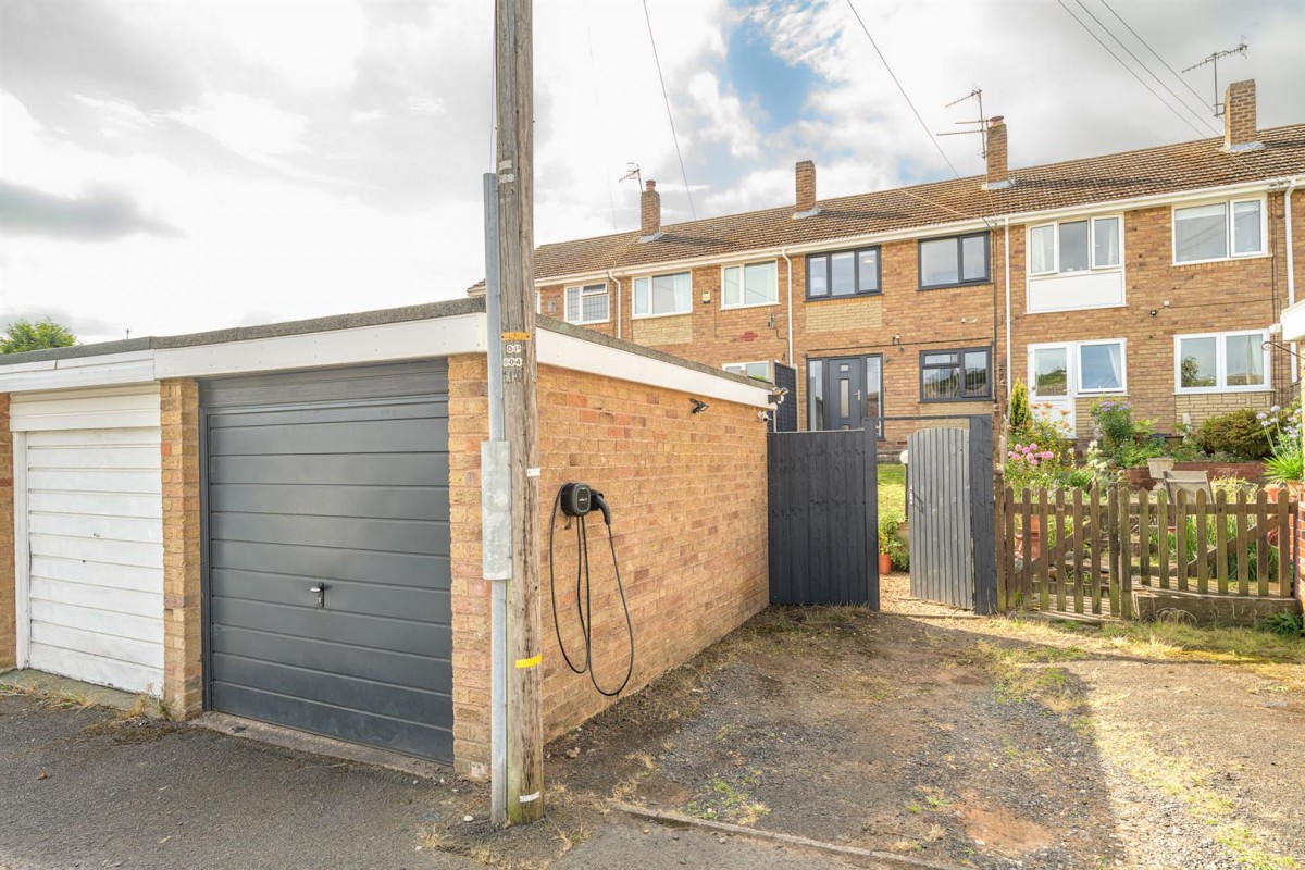 Chatsworth Mews, Elmwood Road, Wordsley, DY8 5JR