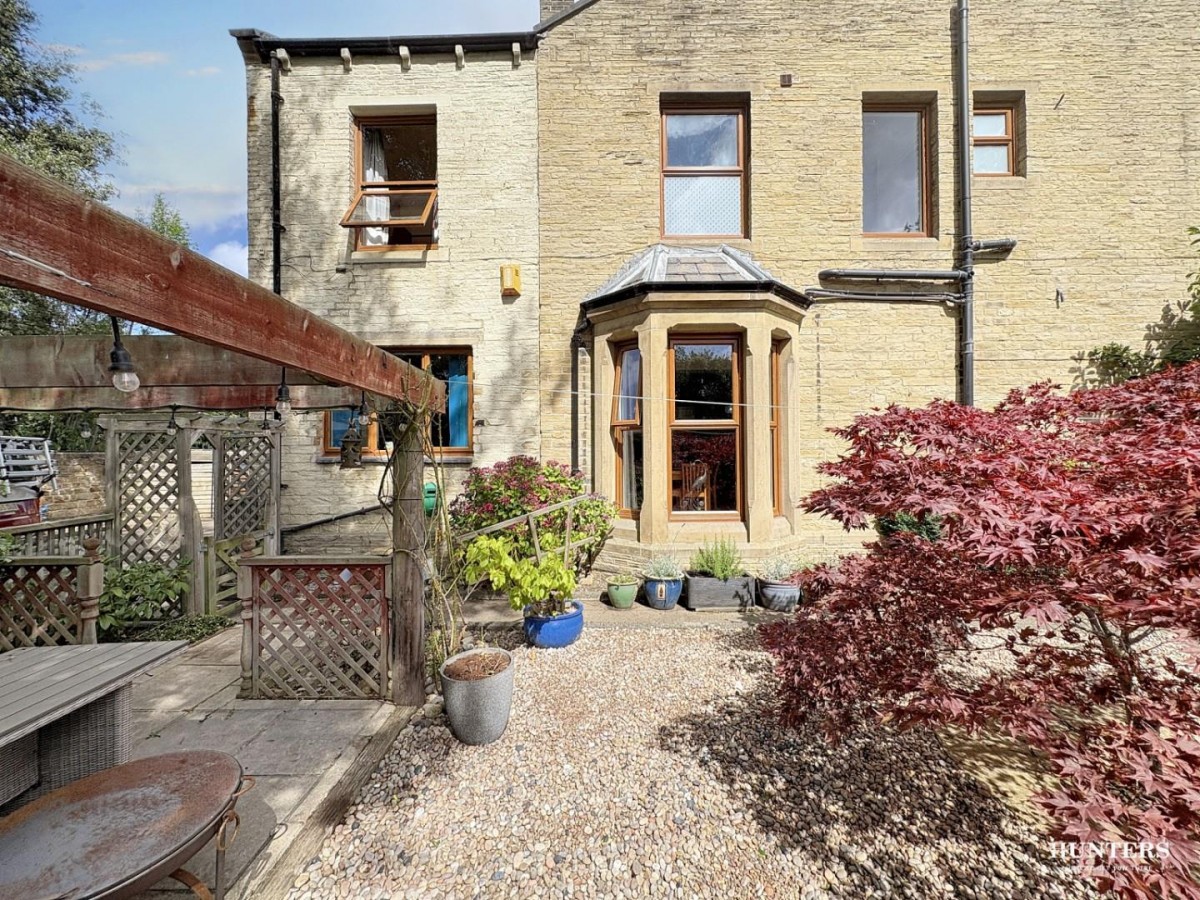 Island View, Dewsbury