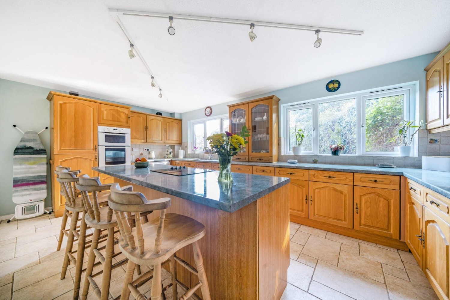 Oakleigh, BA20