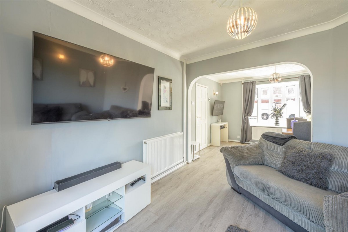 Commonside, Brierley Hill, DY5 4AA