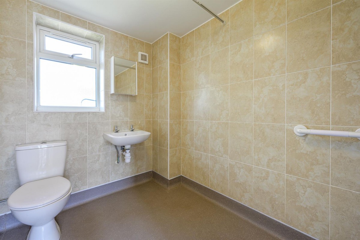 Commonside, Brierley Hill, DY5 4AA