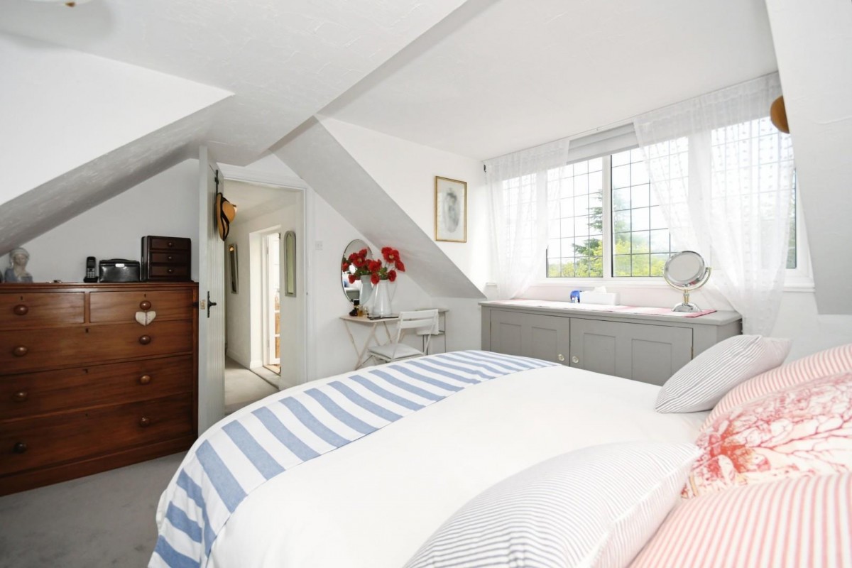 White Cottage, Old Road, Brampton, Chesterfield, S40 3QN