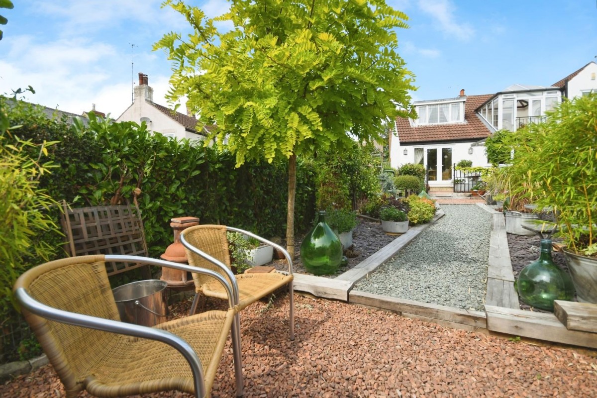 White Cottage, Old Road, Brampton, Chesterfield, S40 3QN