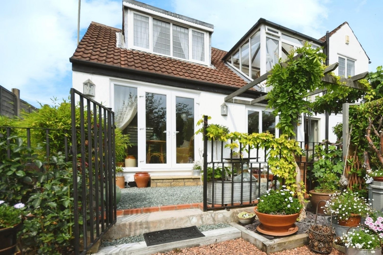 White Cottage, Old Road, Brampton, Chesterfield, S40 3QN