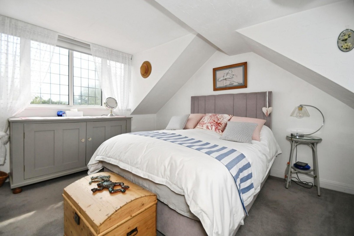 White Cottage, Old Road, Brampton, Chesterfield, S40 3QN