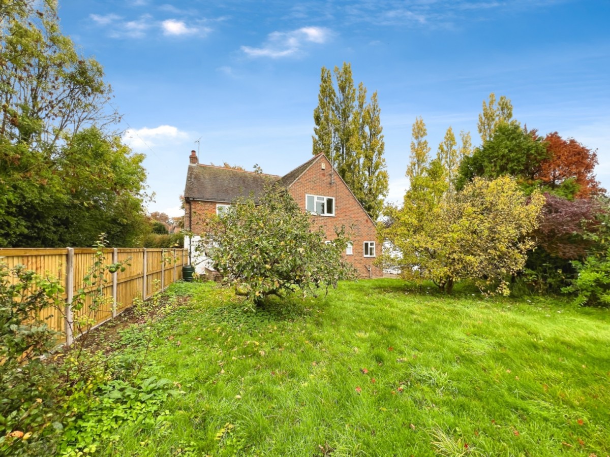 Pilgrims Way, Boughton Lees, Ashford