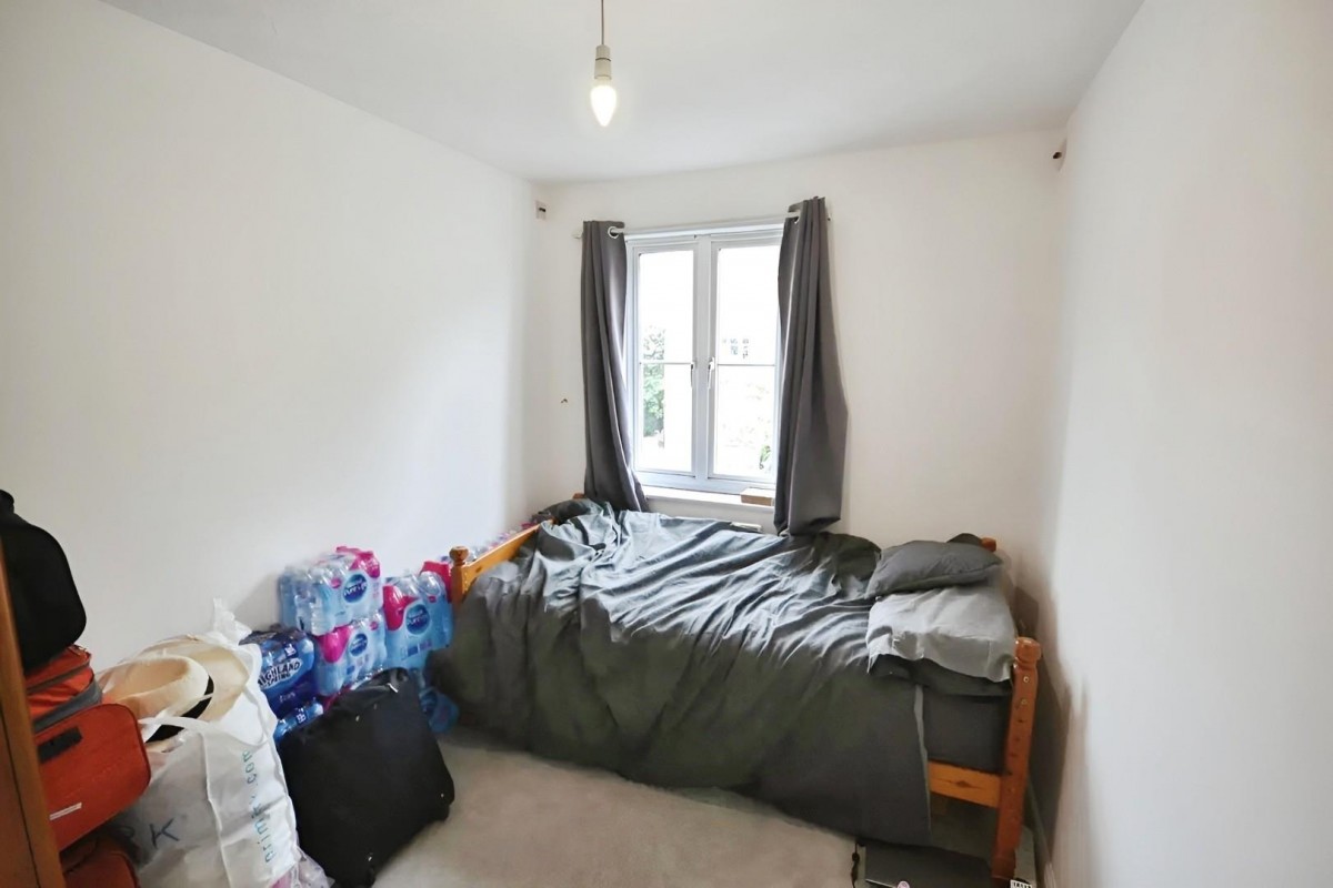 St. James Gardens, Little Heath