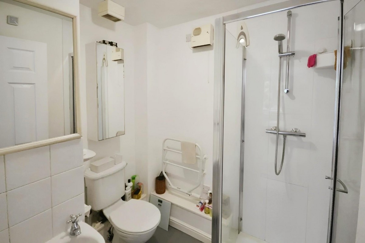 St. James Gardens, Little Heath