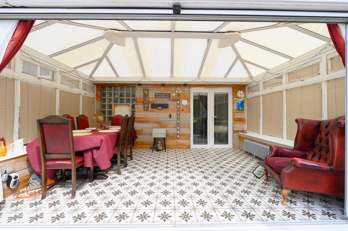 Longden Road, Downend, Bristol, BS16 5RL