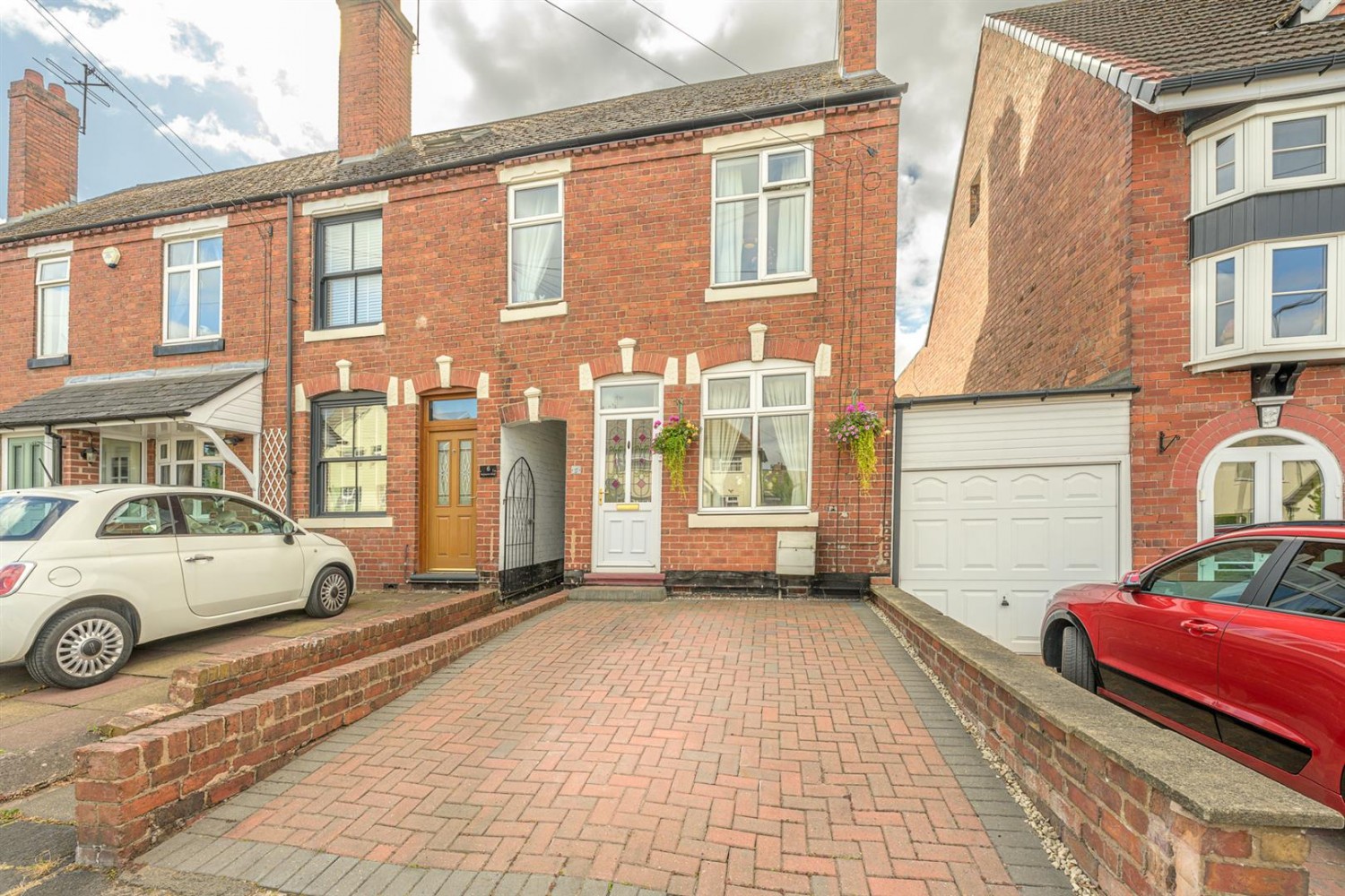 Bromley Lane, Kingswinford, DY6 8HX