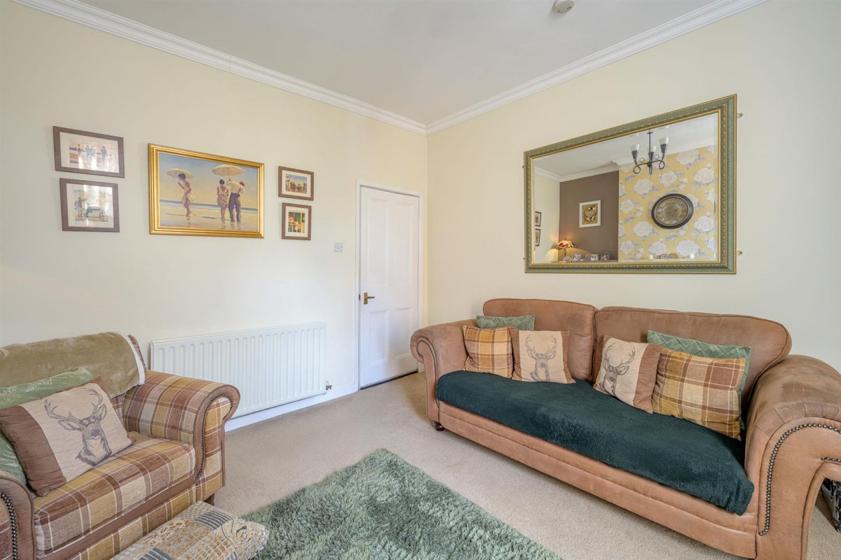 Bromley Lane, Kingswinford, DY6 8HX