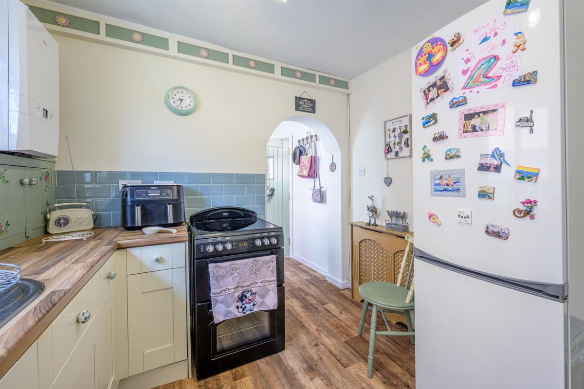Bromley Lane, Kingswinford, DY6 8HX