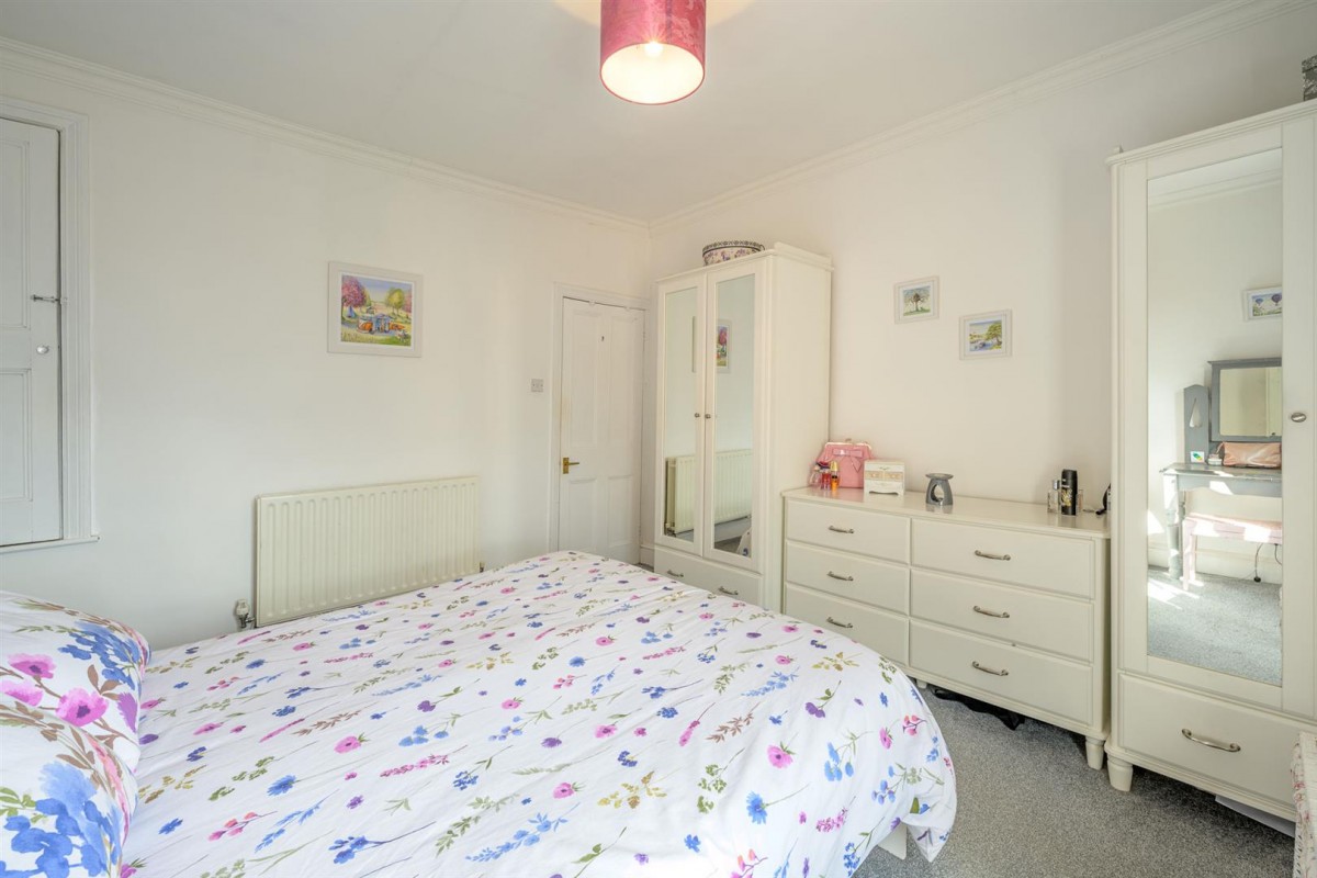 Bromley Lane, Kingswinford, DY6 8HX