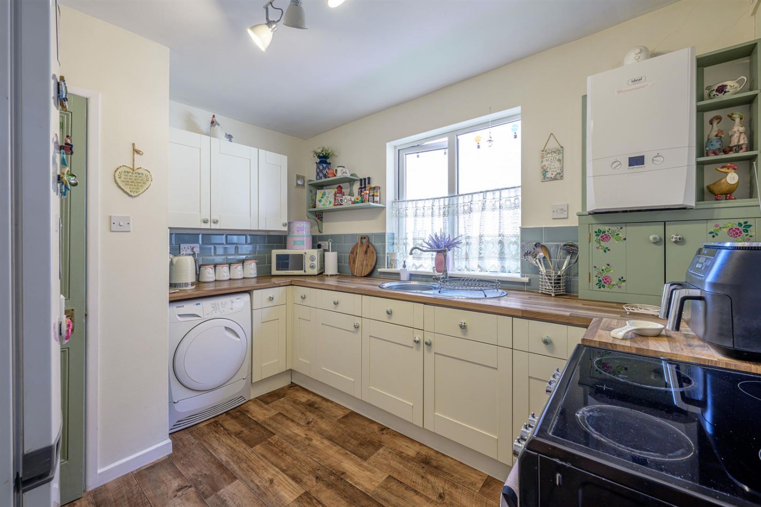 Bromley Lane, Kingswinford, DY6 8HX
