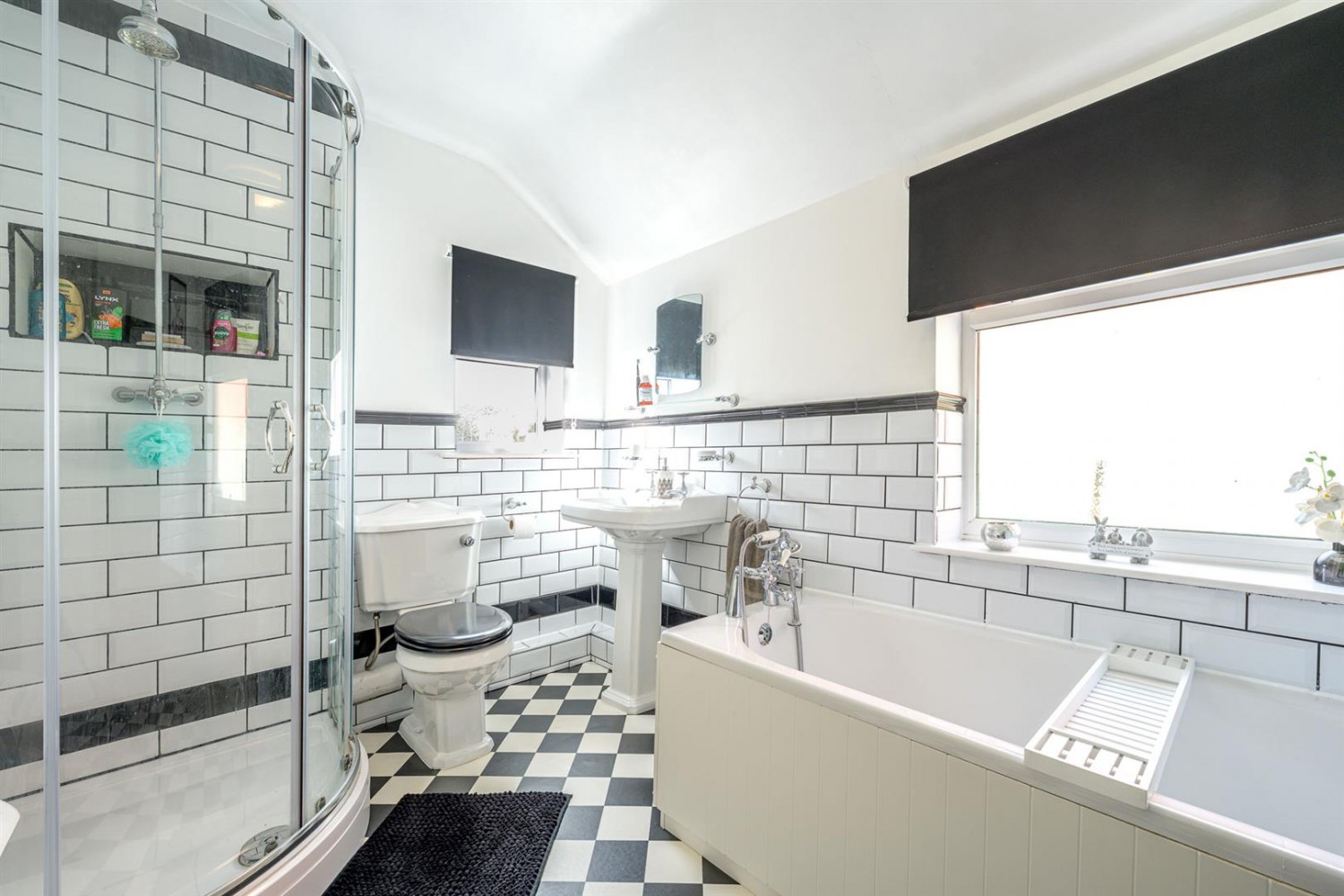 Bromley Lane, Kingswinford, DY6 8HX