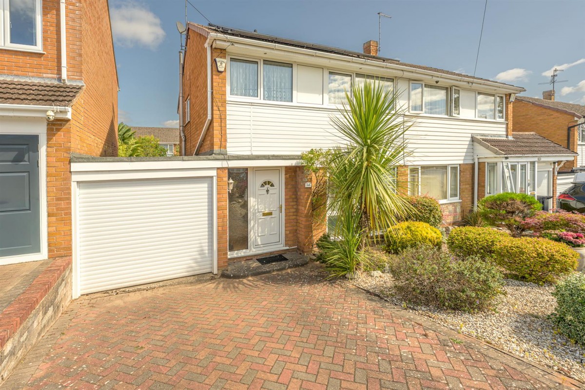 Arundel Road, Wordsley, DY8 5EJ