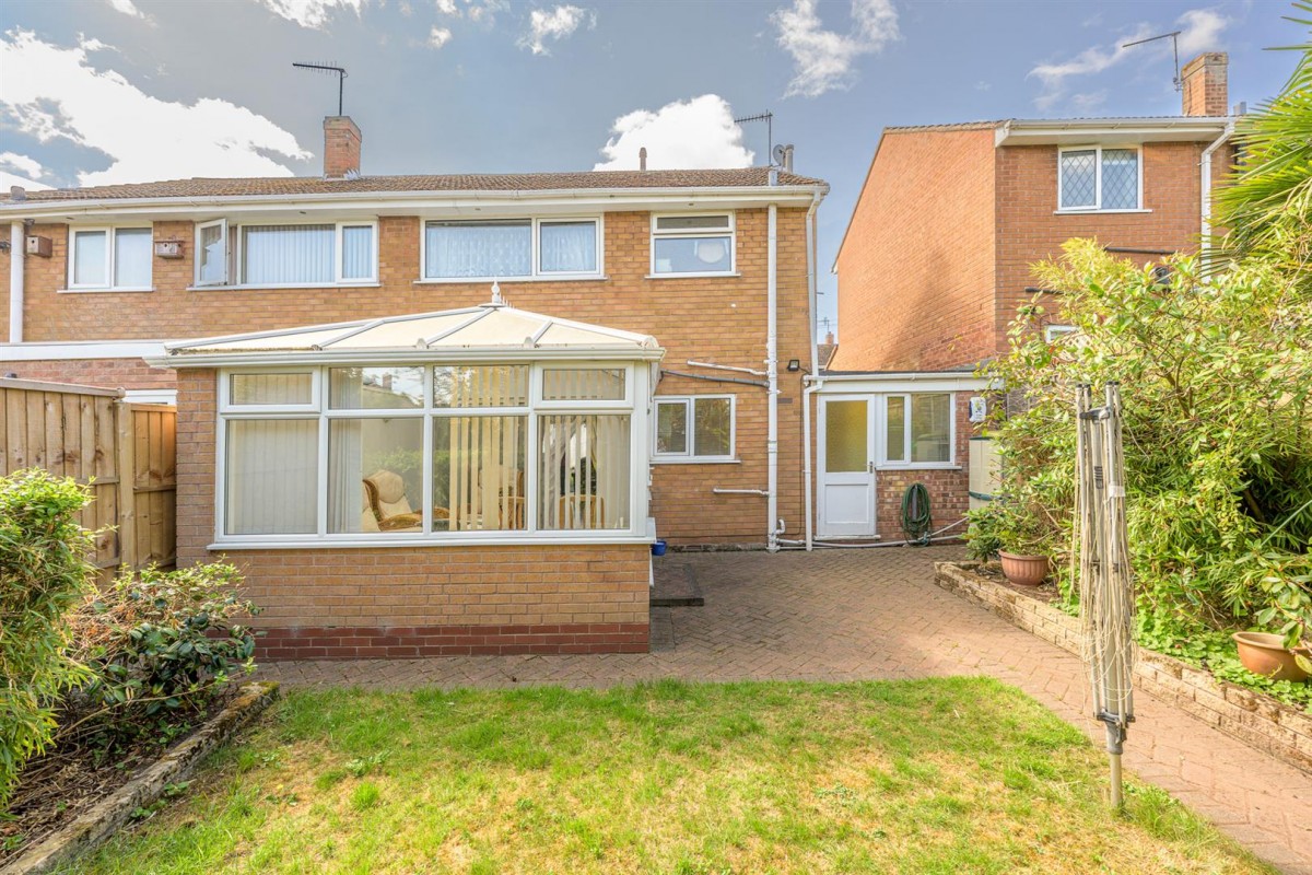 Arundel Road, Wordsley, DY8 5EJ