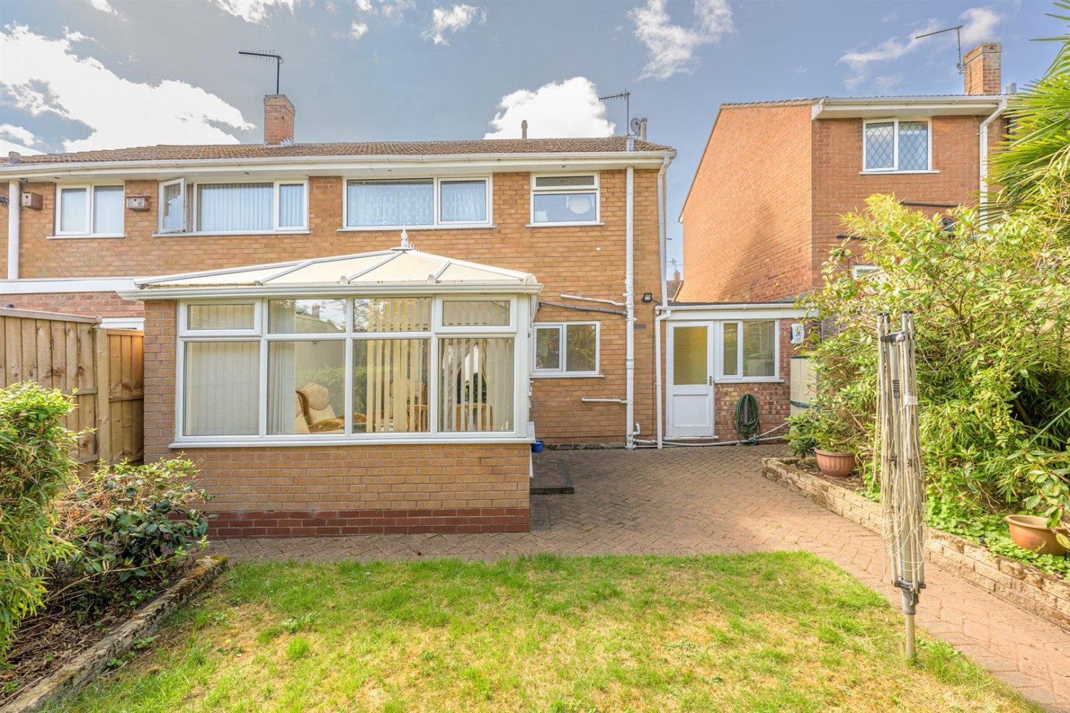 Arundel Road, Wordsley, DY8 5EJ