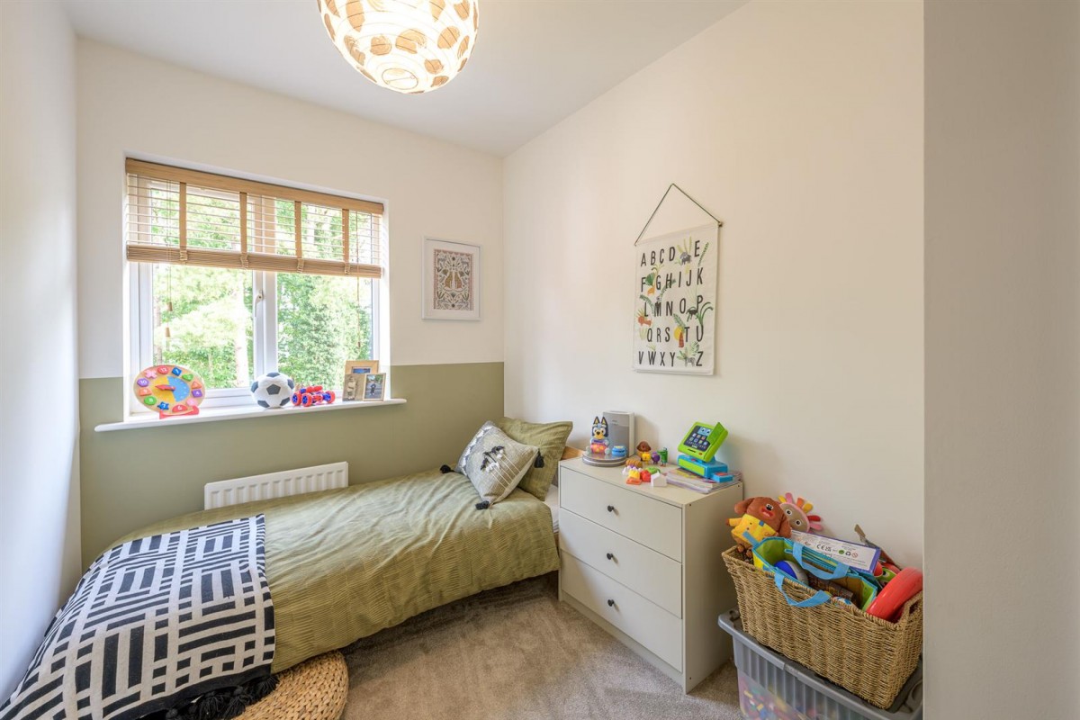 Lea Castle Drive, Cookley, DY10 3FP