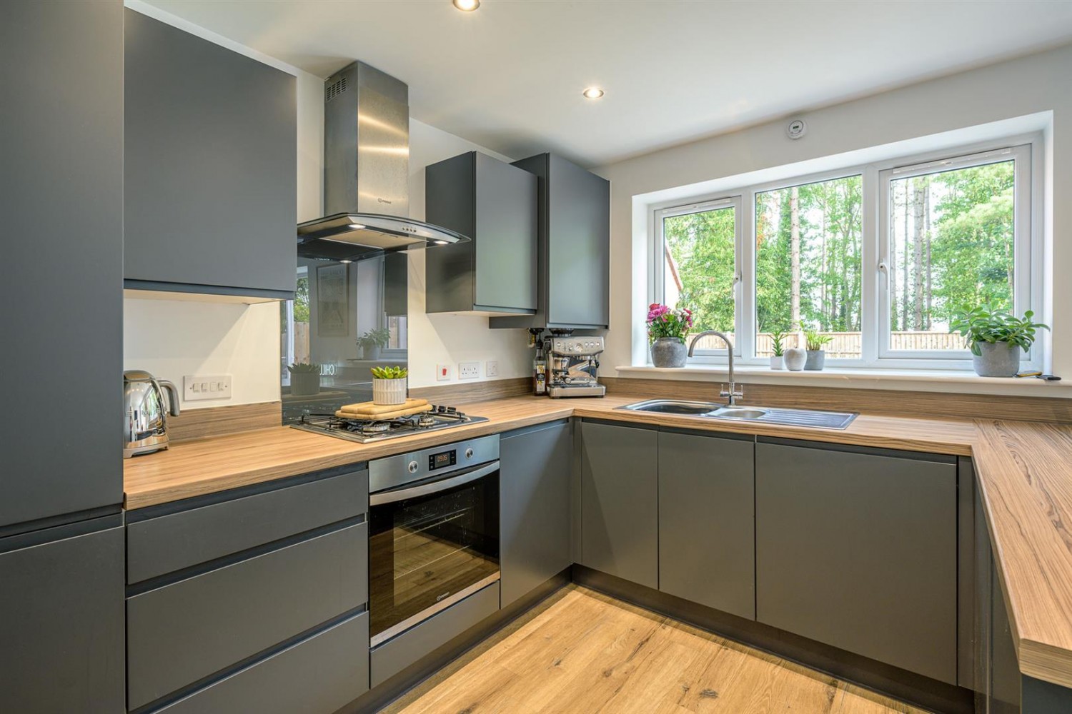 Lea Castle Drive, Cookley, DY10 3FP
