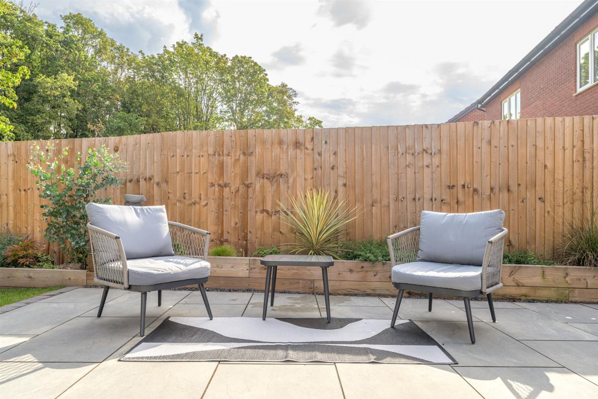 Lea Castle Drive, Cookley, DY10 3FP