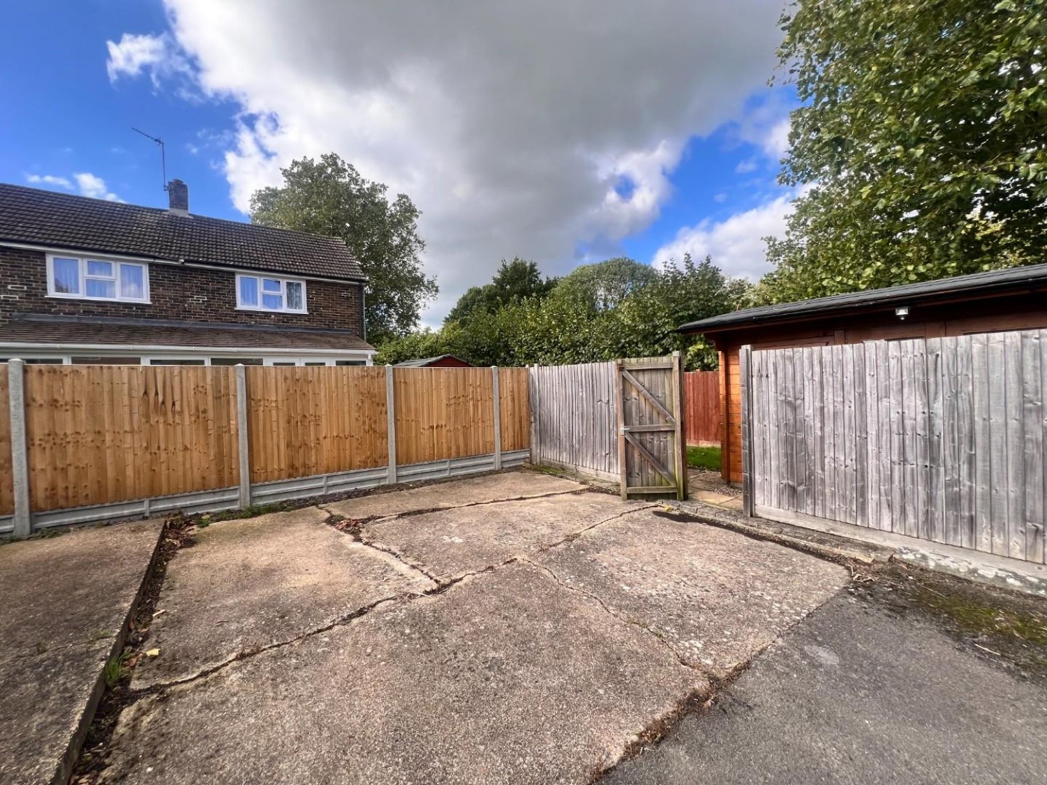 Cleves Way, Ashford