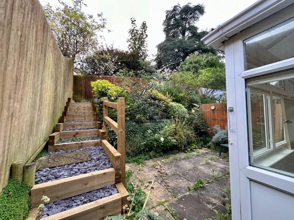 Legion Close , Dursley, GL11 4LT