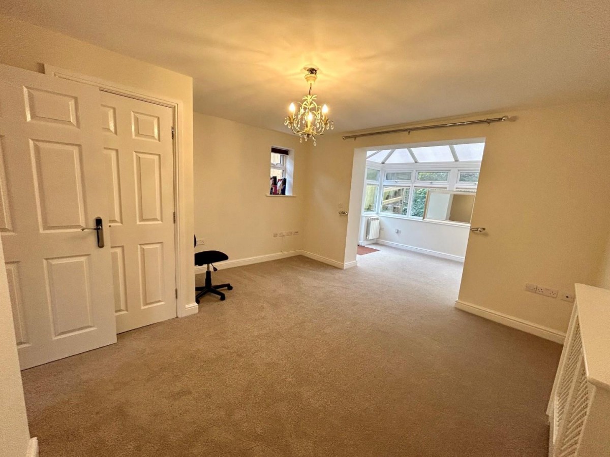 Legion Close , Dursley, GL11 4LT