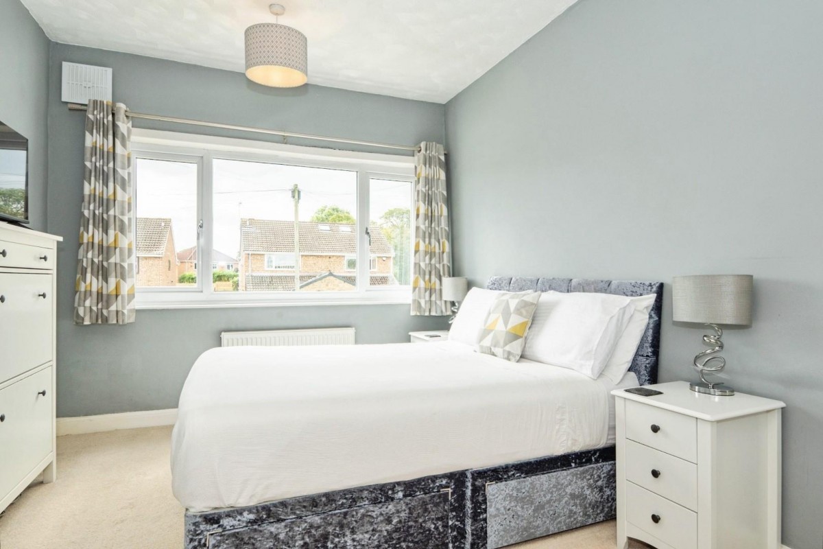 Newlands, Farsley