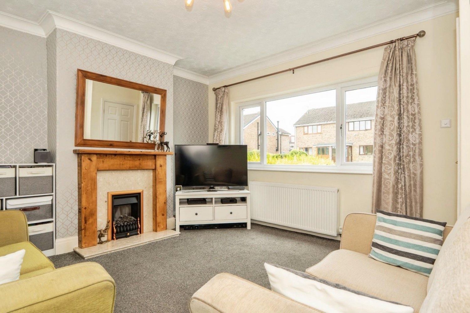 Newlands, Farsley