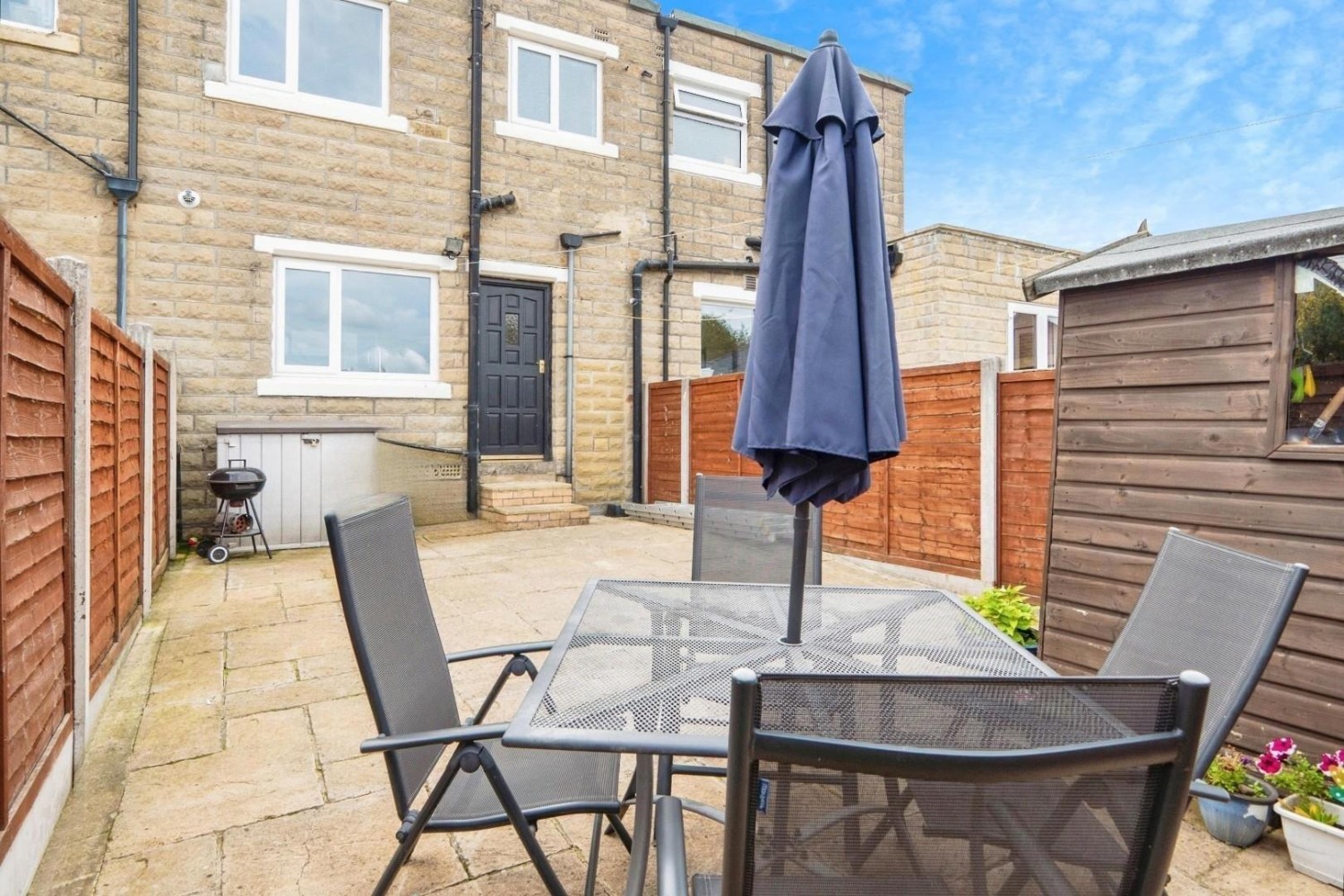 Newlands, Farsley