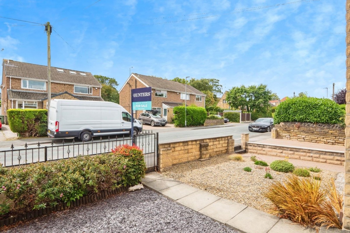 Newlands, Farsley