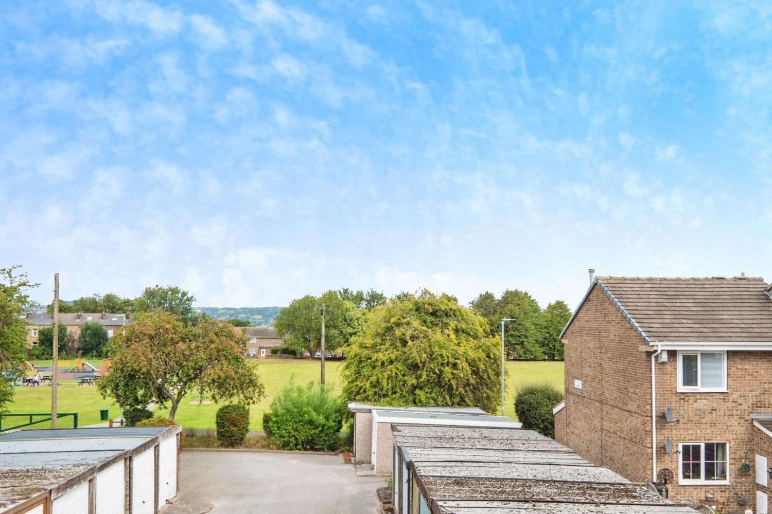 Newlands, Farsley