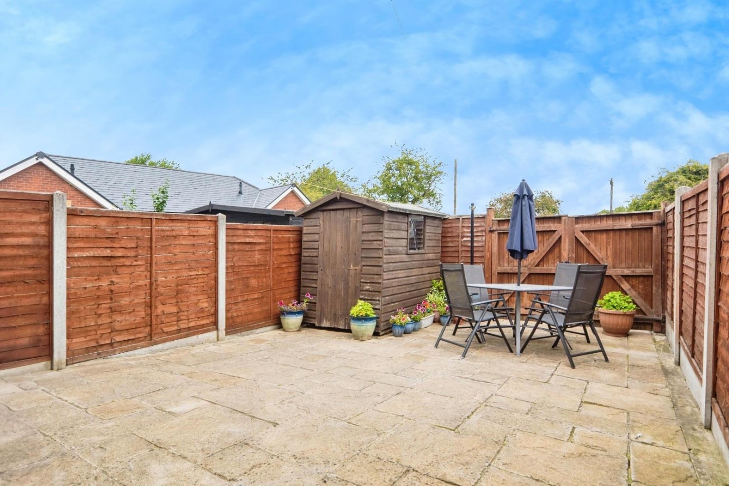 Newlands, Farsley