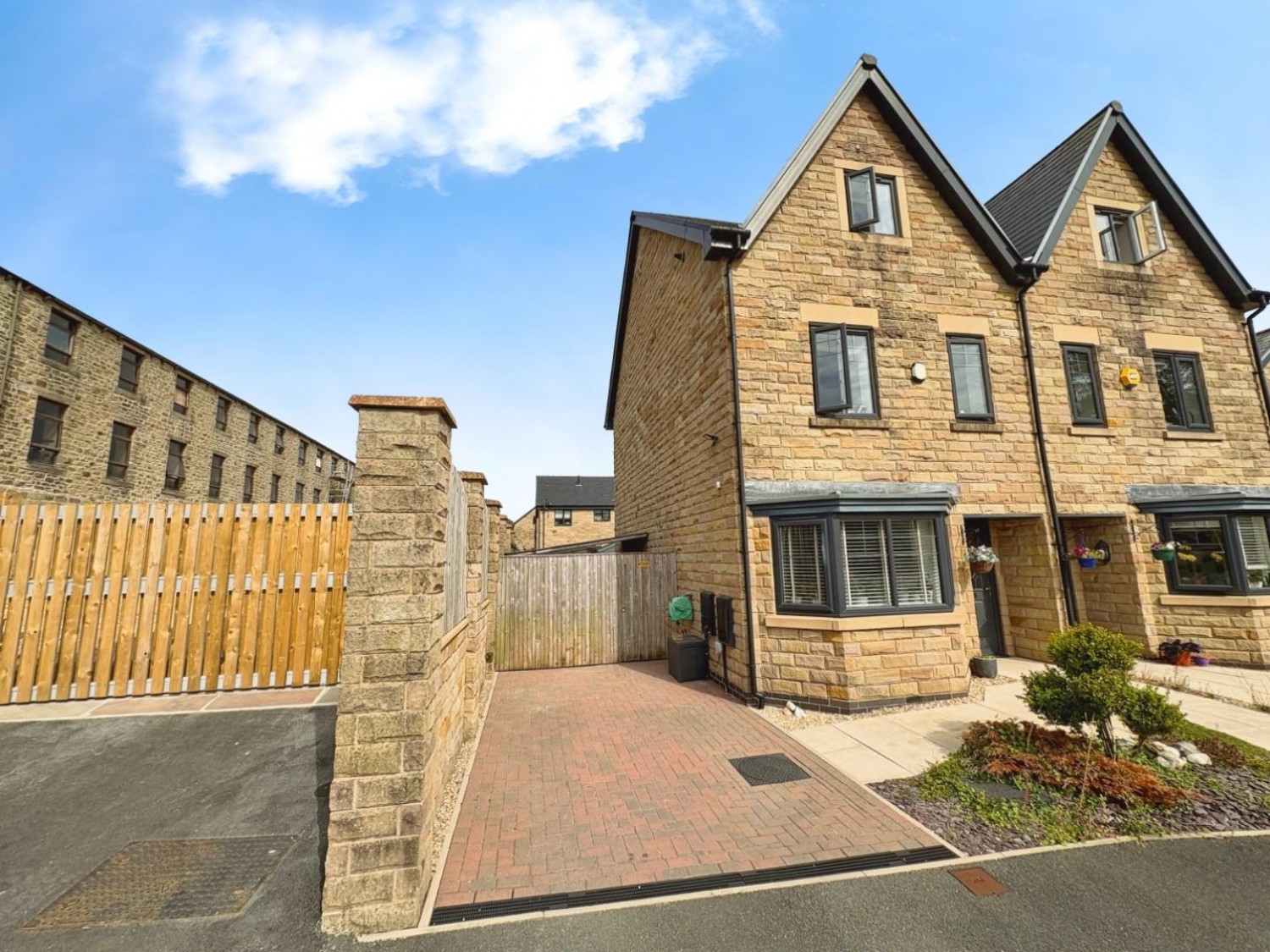 Broadstones, Salterforth