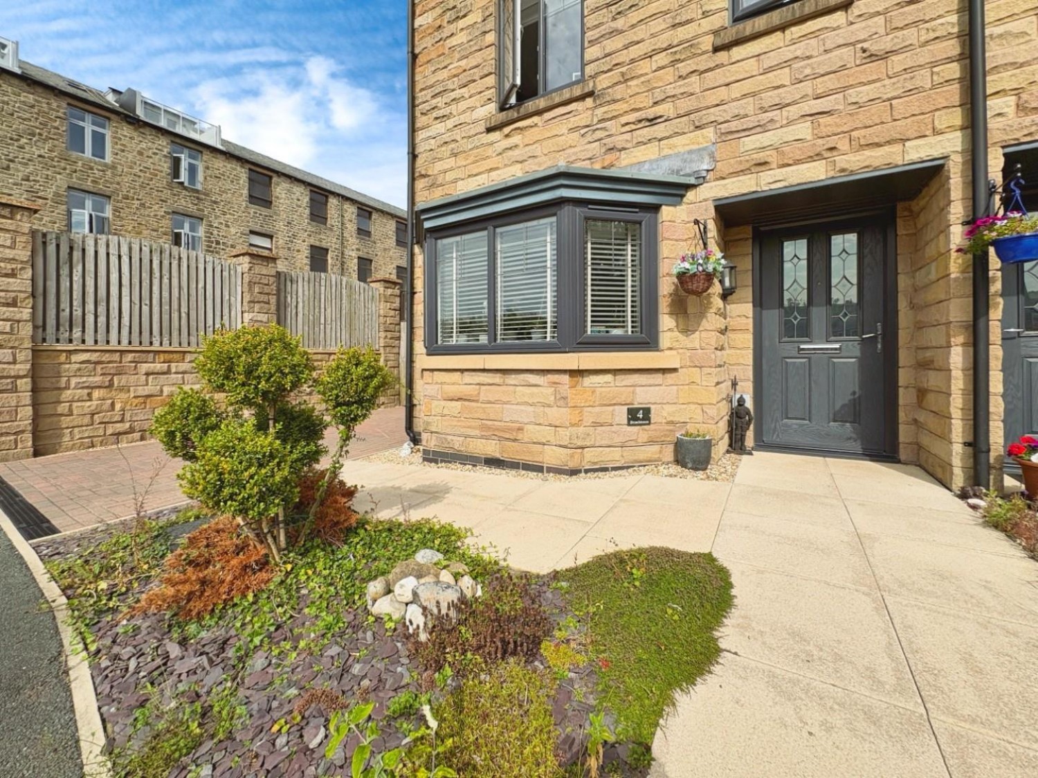 Broadstones, Salterforth