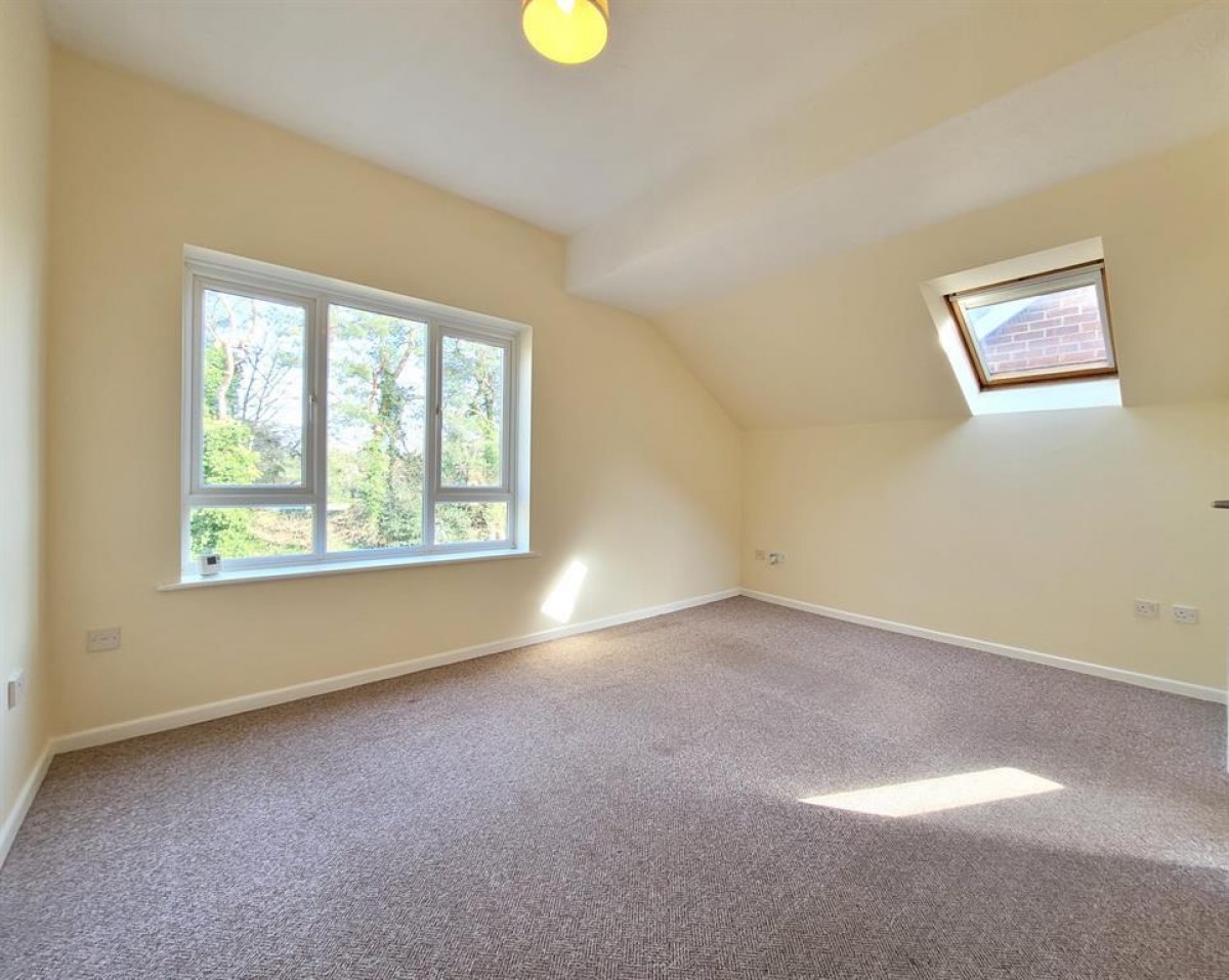 Seymour Court, Crowthorne, RG45 6AQ