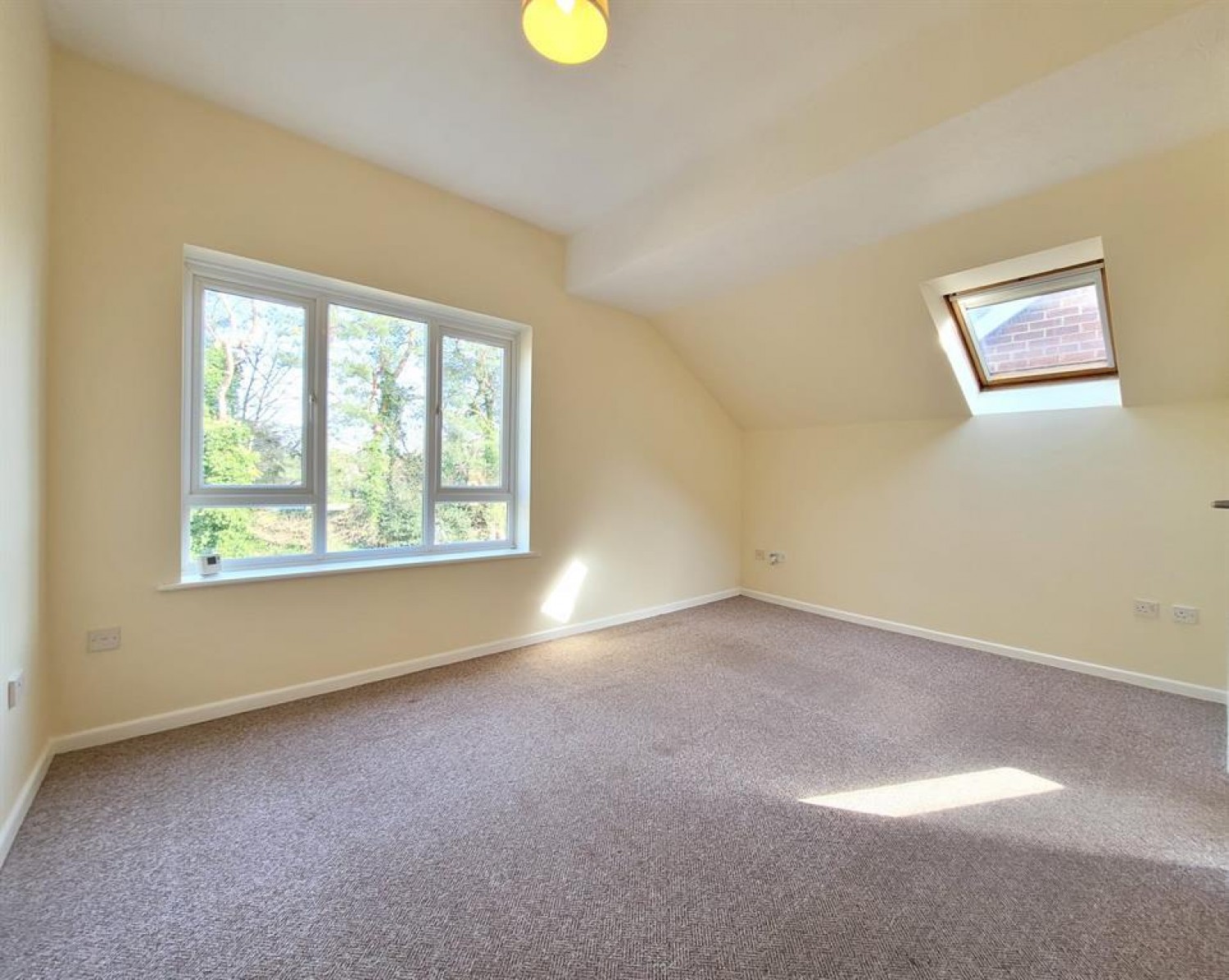 Seymour Court, Crowthorne, RG45 6AQ