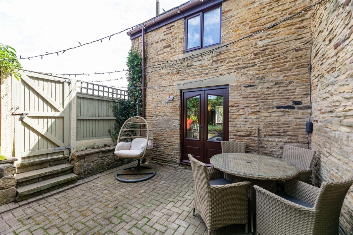 Kirkstead Abbey Mews, Scholes, Rotherham, S61 2UZ