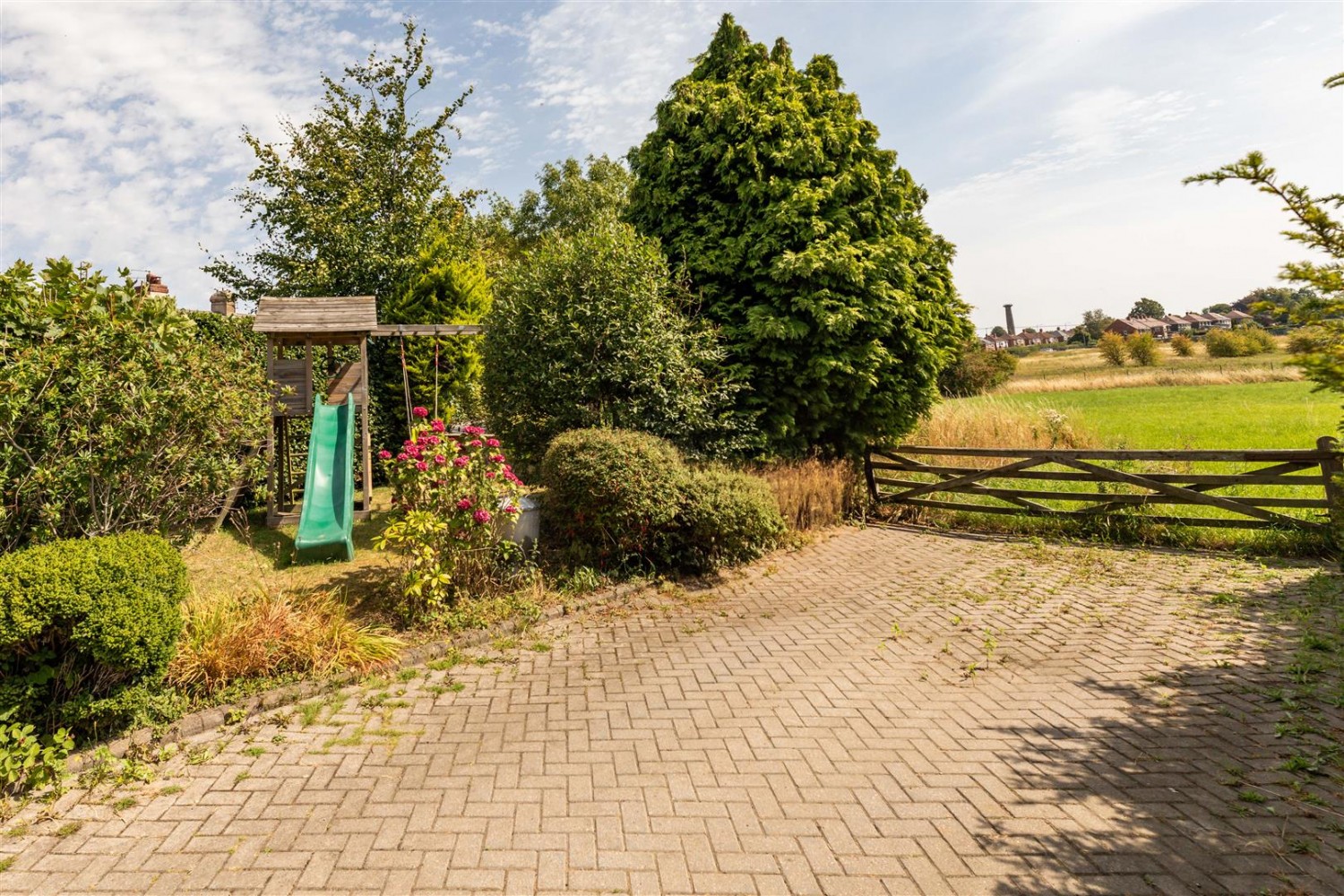 Kirkstead Abbey Mews, Scholes, Rotherham, S61 2UZ