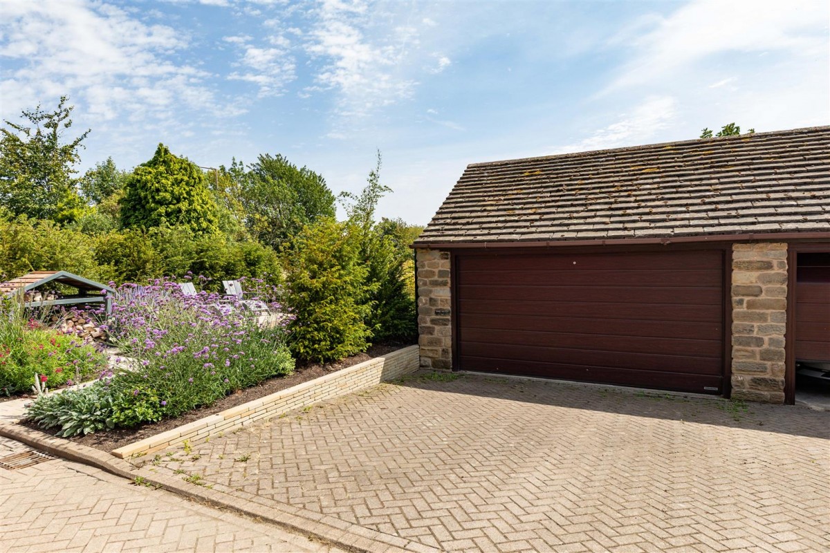 Kirkstead Abbey Mews, Scholes, Rotherham, S61 2UZ