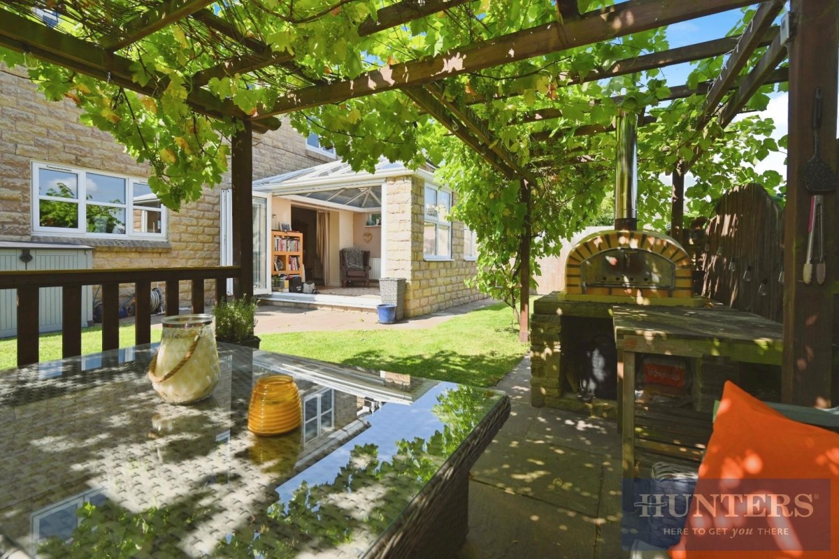 The Leavens, Apperley Bridge