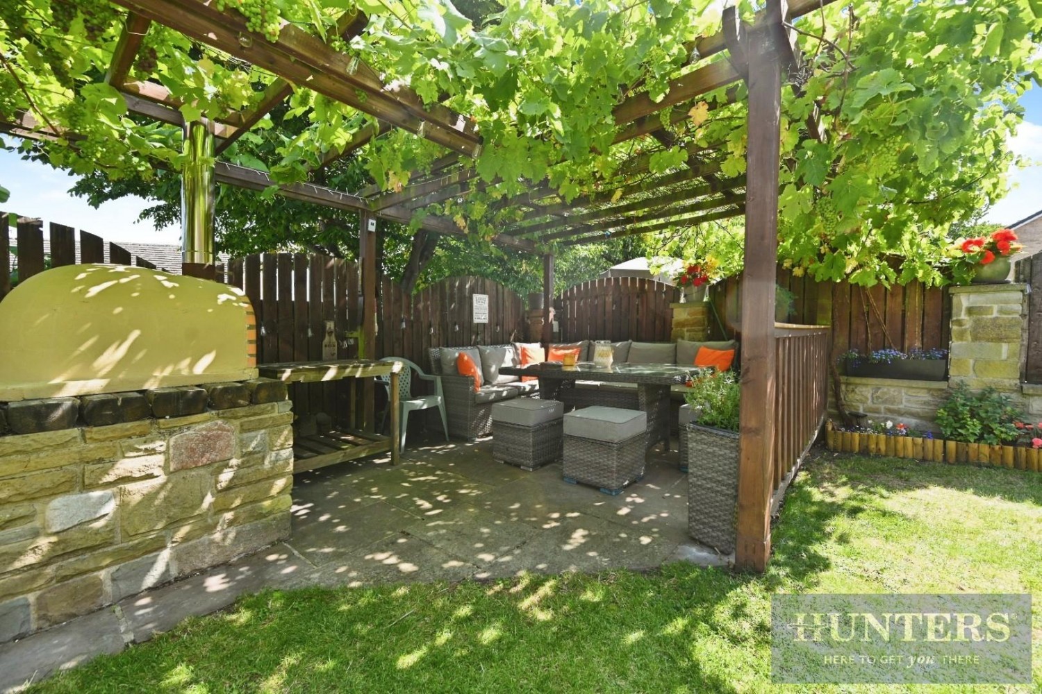 The Leavens, Apperley Bridge