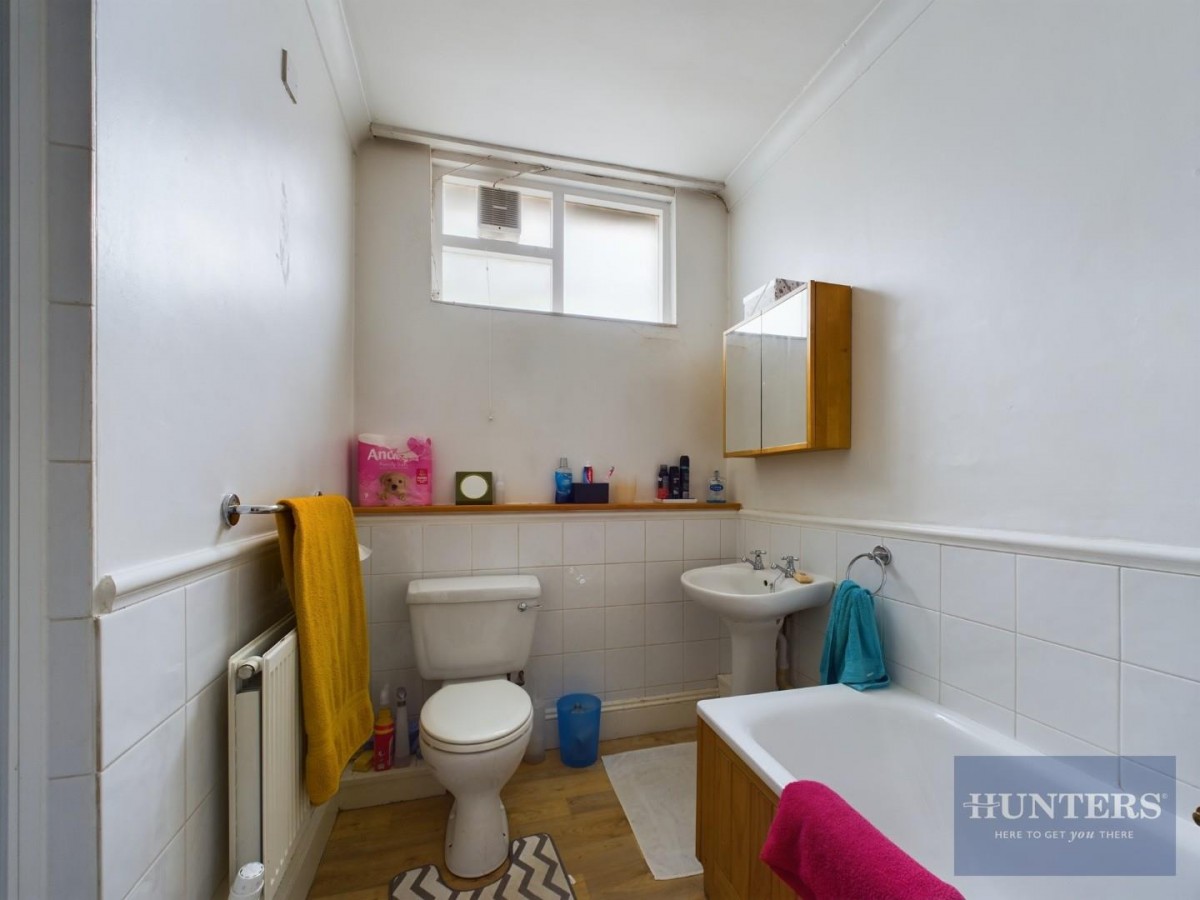 Parabola Road, Cheltenham